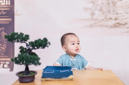 黄冈宝宝眼睛突然肿了